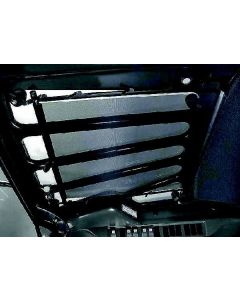 Das Linde Sonnenschutzrollo für die Dachscheibe des Staplers schützt den Fahrer im Sommer.